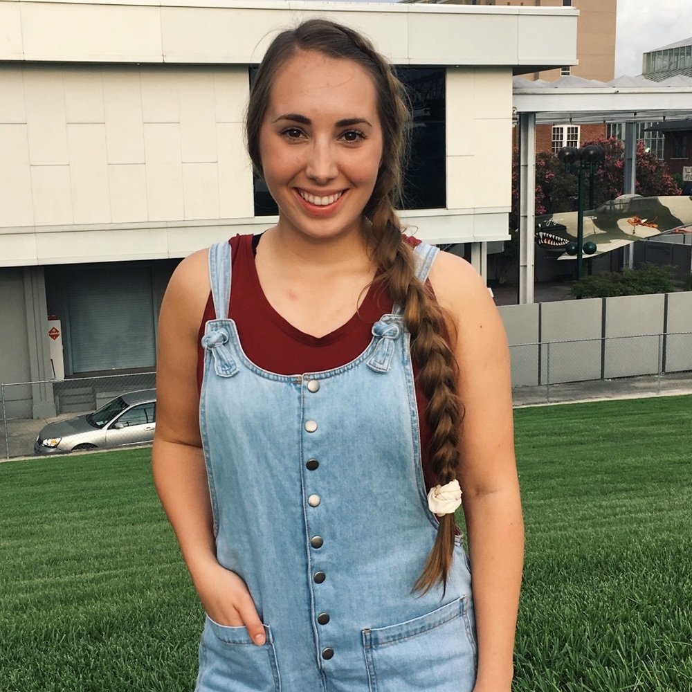 Meet your Posher, Alyssa